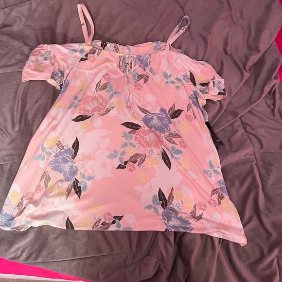 Torrid cold shoulder top size 1 (nwt) - Picture 2 of 4